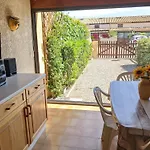 Charmante T2 Mezzanine Avec Cour, Jardin, Véranda, Barbecue Et Parking Privé, Proche Et Commerces - Fr-1-797-2 Villa *