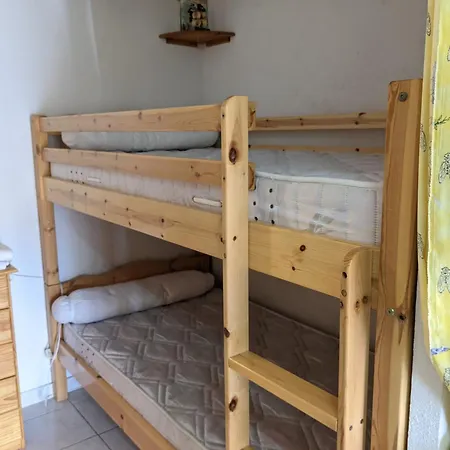 Vila Charmante T2 Mezzanine Avec Cour, Jardin, Veranda, Barbecue Et Parking Prive, Proche Et Commerces - Fr-1-797-2