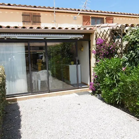 Charmante T2 Mezzanine Avec Cour, Jardin, Veranda, Barbecue Et Parking Prive, Proche Et Commerces - Fr-1-797-2 Vila
