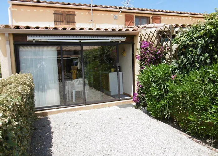 Charmante T2 Mezzanine Avec Cour, Jardin, Veranda, Barbecue Et Parking Prive, Proche Et Commerces - Fr-1-797-2 Villa